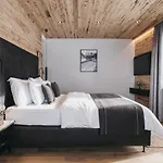 Vaya 4*