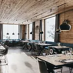 Vaya Hotel 4*