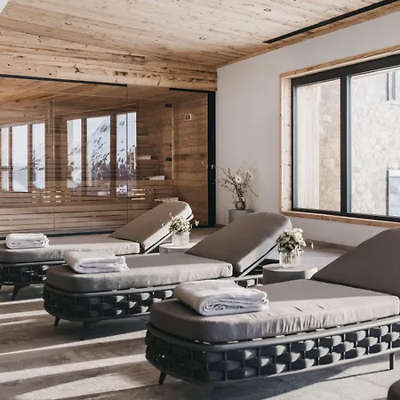 Vaya Hotel 4*