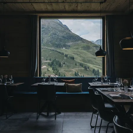 Vaya Hotel 4*