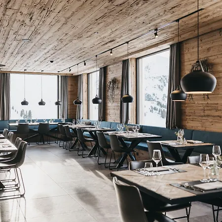 Vaya Hotel 4*
